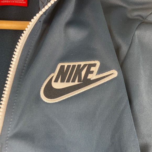 Nike Navy Performance Jacket with White Accents - Picture 4 of 12